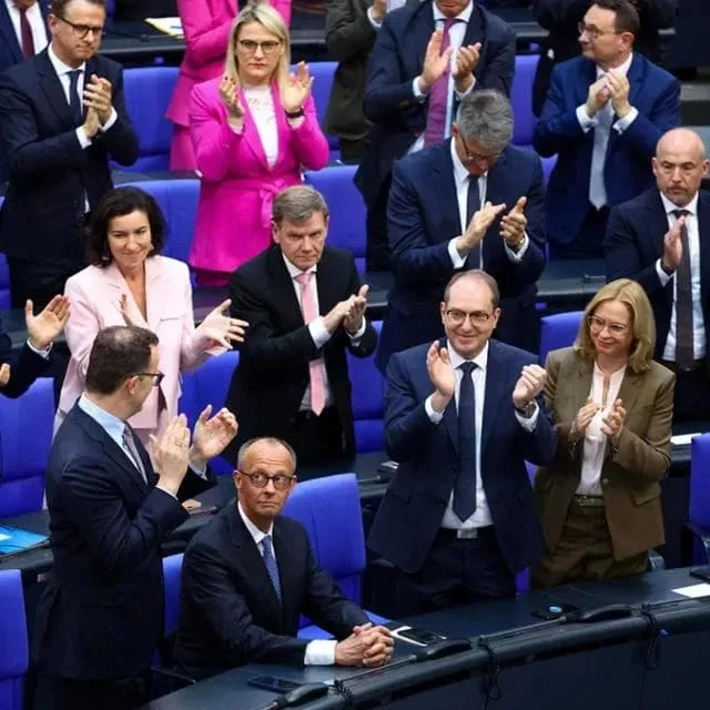 Stanno crollando… questione di tempo